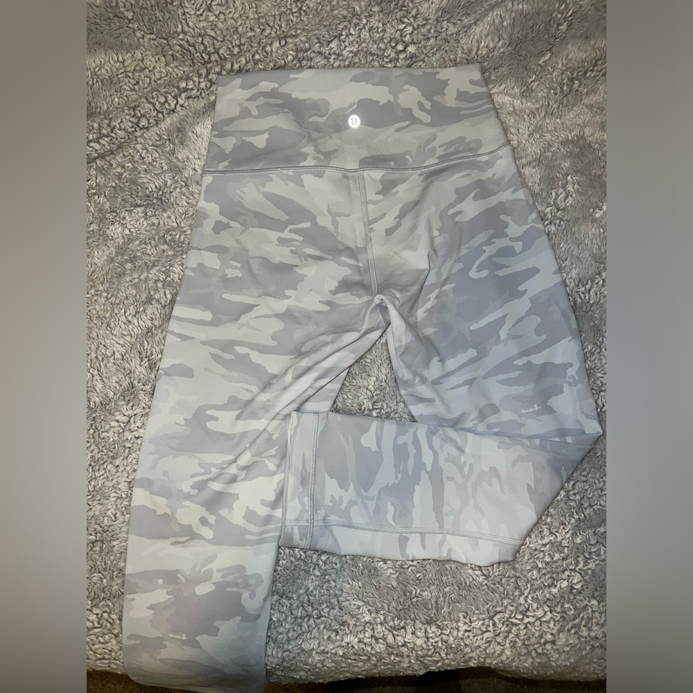 Lulu Cropped Leggings